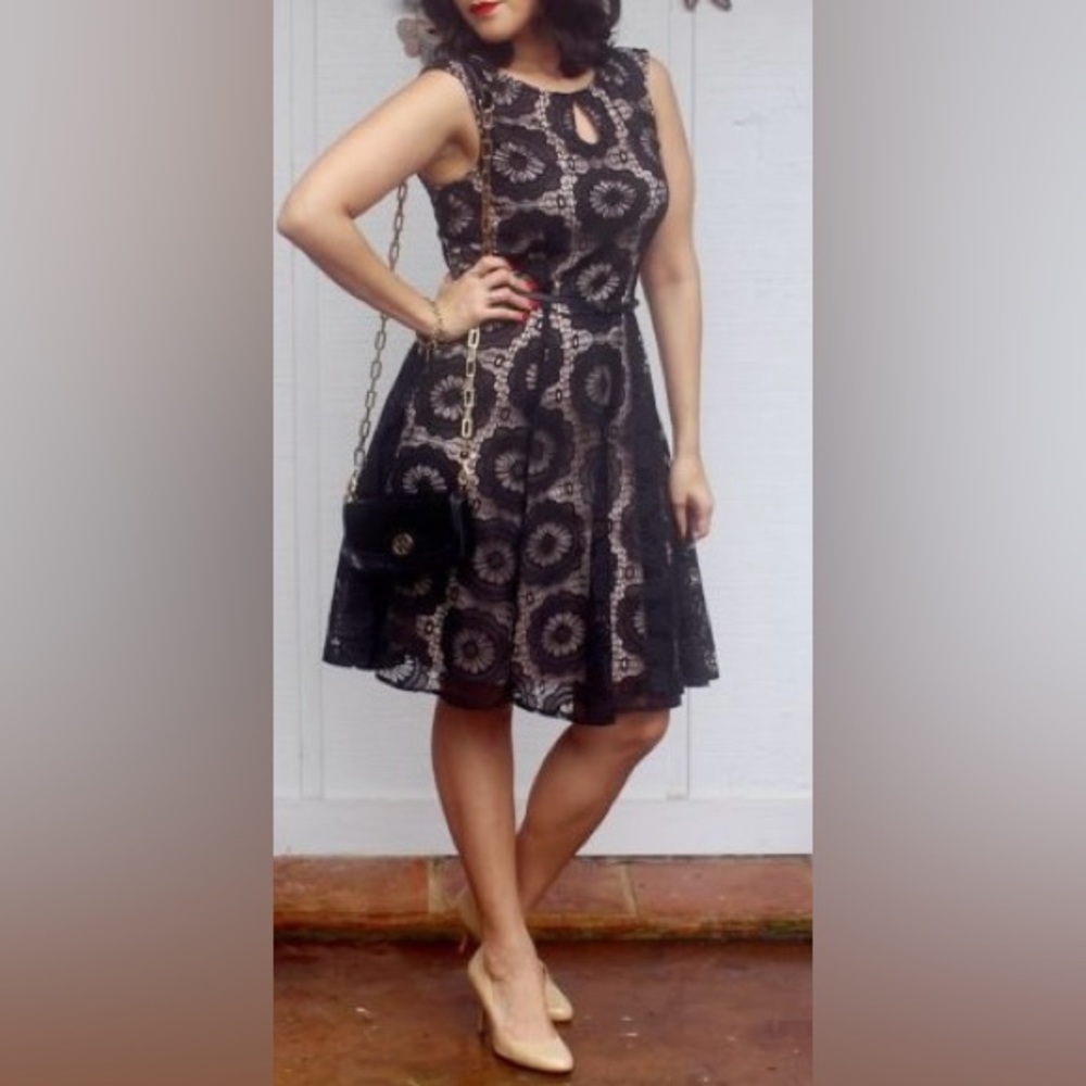 London Times Women's  Black Floral Medallion Lace A Line Dress size 8